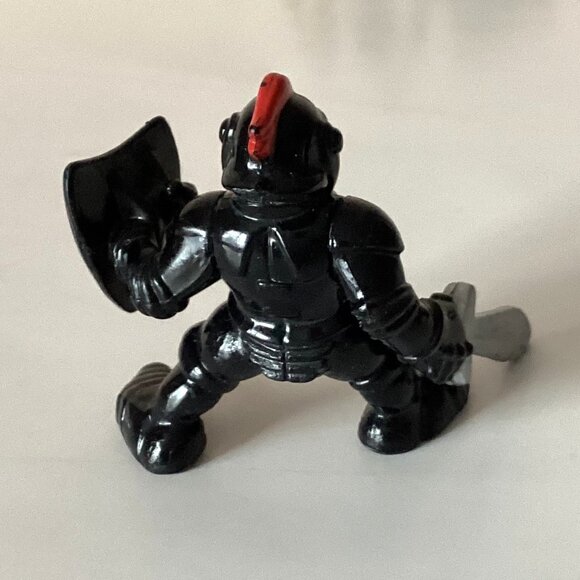 Vintage 1994 Adventures Black and Gold Knights Toy Action Figures Collectable - Picture 3 of 7